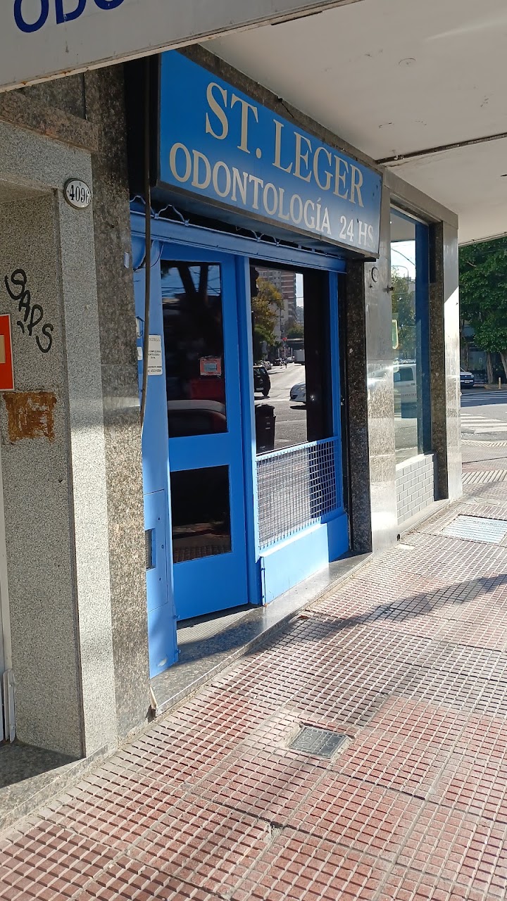 Puerta de entrada de Odontología St. Leger